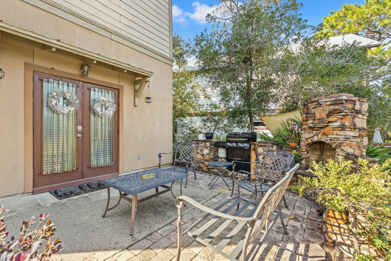 Terrace/patio 5, Sunset Cove: Charming 3br/3ba Beach House Sleeps 8 With Sunsets & Serenity, Bay
