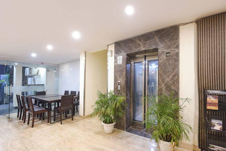 Elevator 3, FabHotel Monsella, Gurgaon