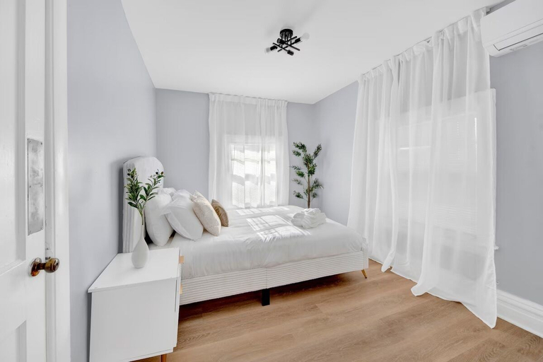 Room 3, Single Family 3BR Home Game Room Parking, Westchester