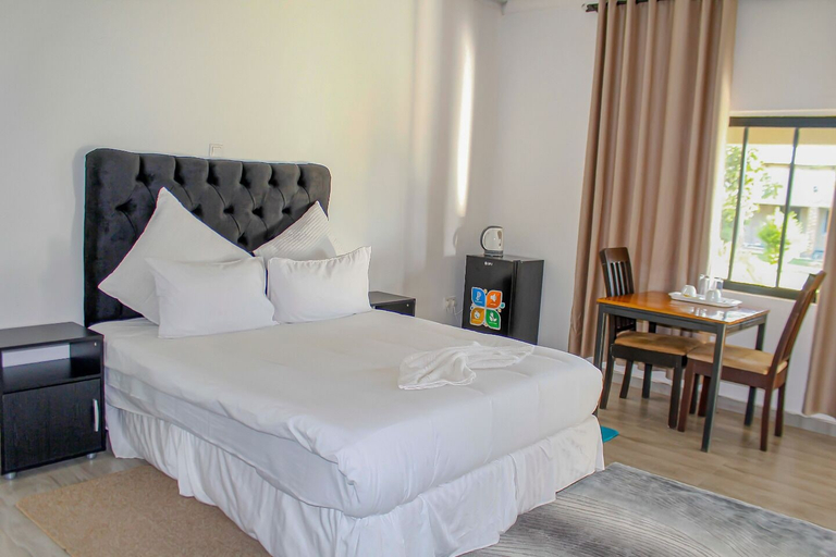 Room 4, Tou Safari Lodge, Livingstone