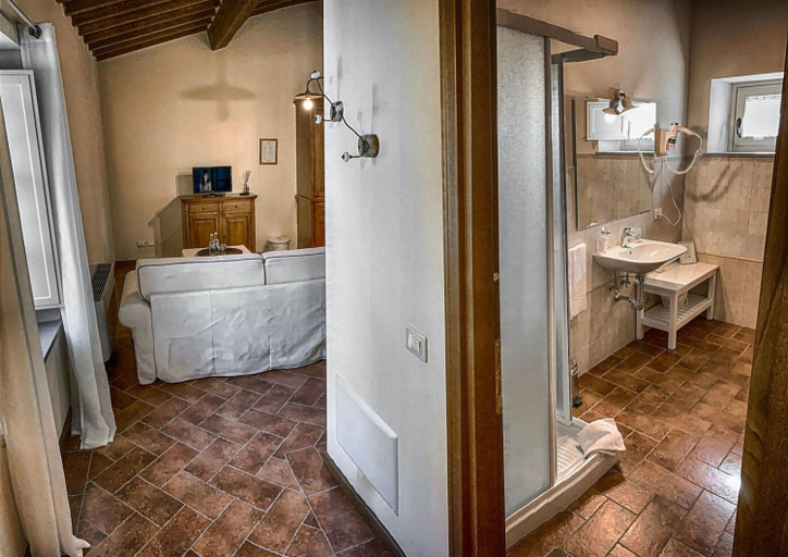 Bathroom 5, Casale Cardini, Arezzo