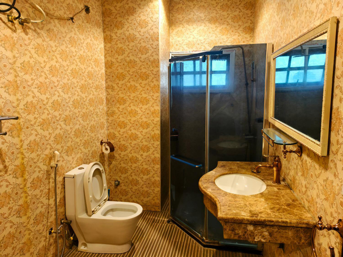 Bathroom 2, Jun Yue No. 9 Hotel, Fagge