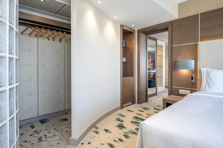 Bedroom 4, Hilton Geneva Hotel and Conference Centre, Genève