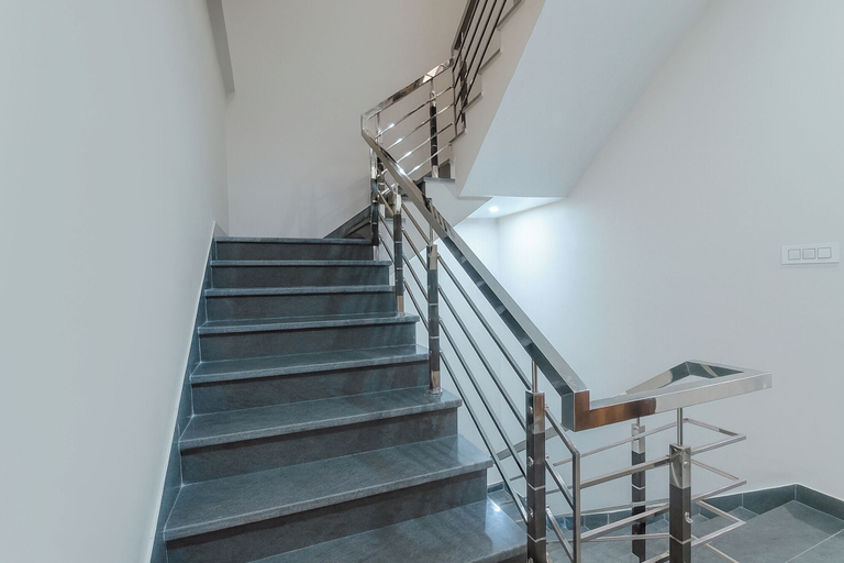 Staircase 2, Fabhotel Kesar Inn, Jaipur