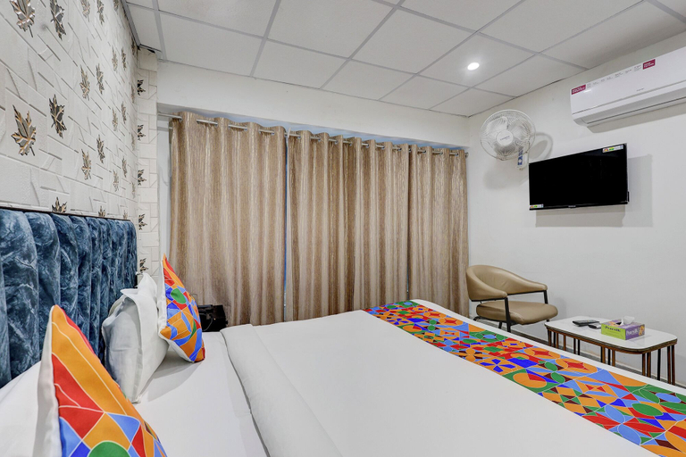 Room 5, Fabhotel 18, Amroha