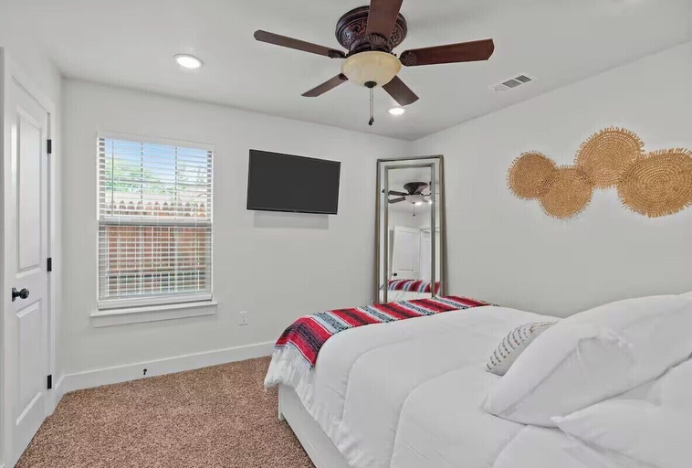 Room 3, 7 min to Stockyards- Cozy & Stylish Home, Fort Worth