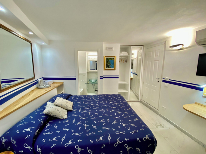 Room 2, The Manarola Sea View, La Spezia