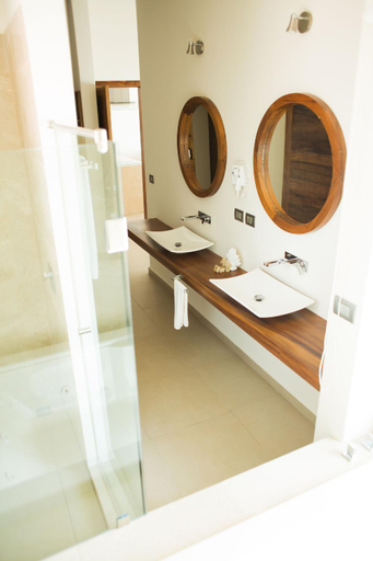 Bathroom 3, Paamul Hotel, Cozumel
