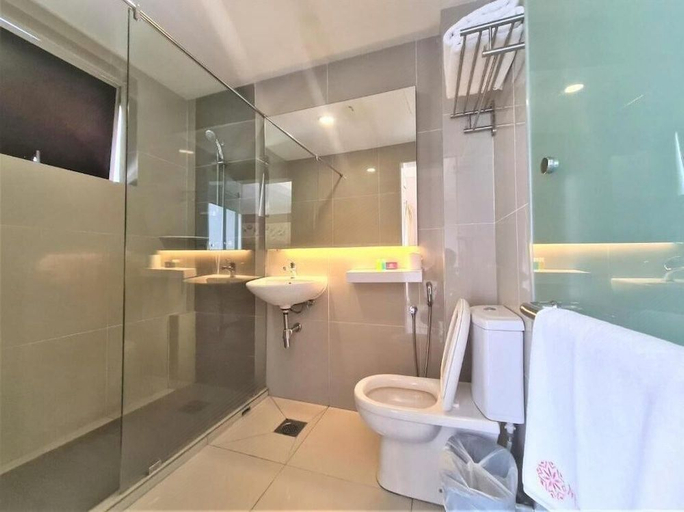 Bathroom 5, Merdeka Hotel Kluang, Kluang