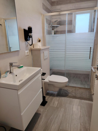 Bathroom 4, Apartments Ars Vivendi, Okrug