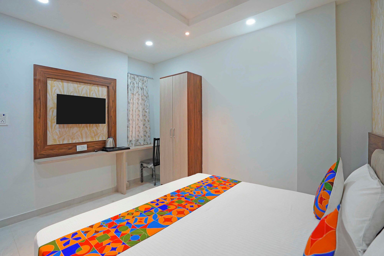 Room 5, Fabhotel Shri Vishwanath, Varanasi