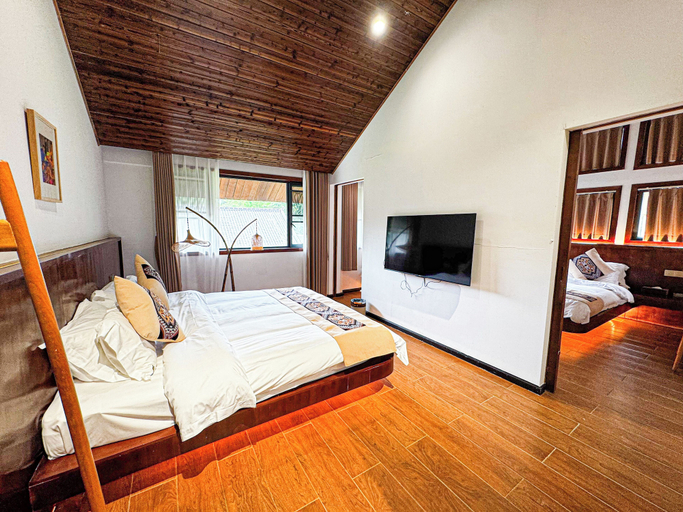 Room 3, White Magpie Mountain Residence, Enshi Tujia and Miao