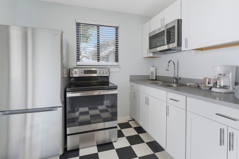 Others 5, Sabal Palms Inn, Pinellas
