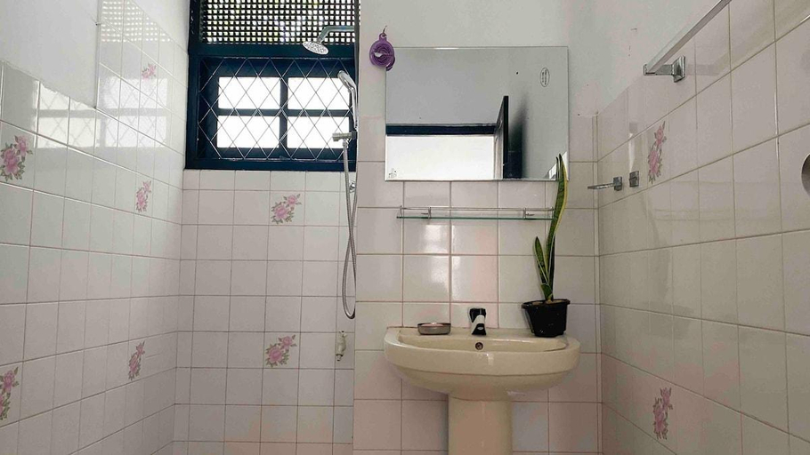 Bathroom 4, The Colombo House, Kaduwela