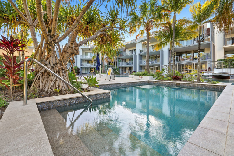 Pool 3, 3BRM Poolside in the Heart of Casuarina, Tweed Heads