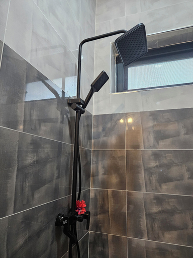 Bathroom 2, UPOLE APARTMENTS, Kaskazini 'A'