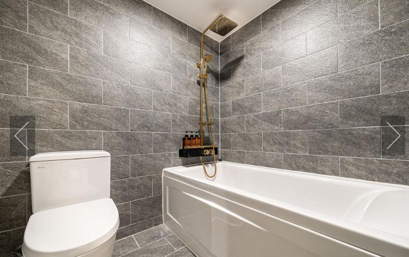 Bathroom, Hwagok Yeowoojam, Gangseo