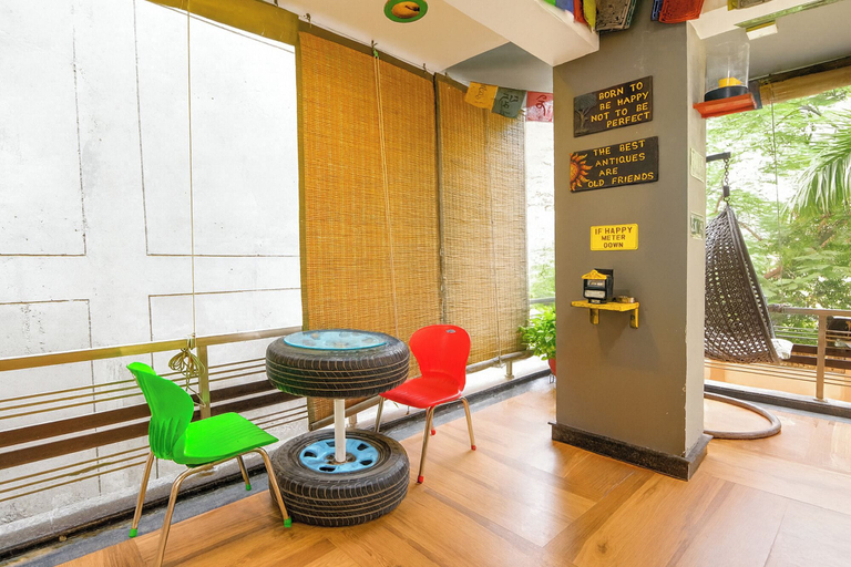 Lobby sitting area 5, Fabhotel Pooja Residency, Gurgaon