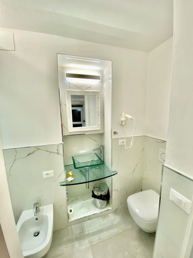 Bathroom 3, The Manarola Sea View, La Spezia