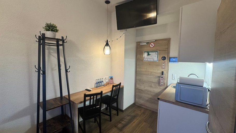 Others 5, Rose Boardinghouse 24h-7d Self Check-In Automat, Ludwigsburg