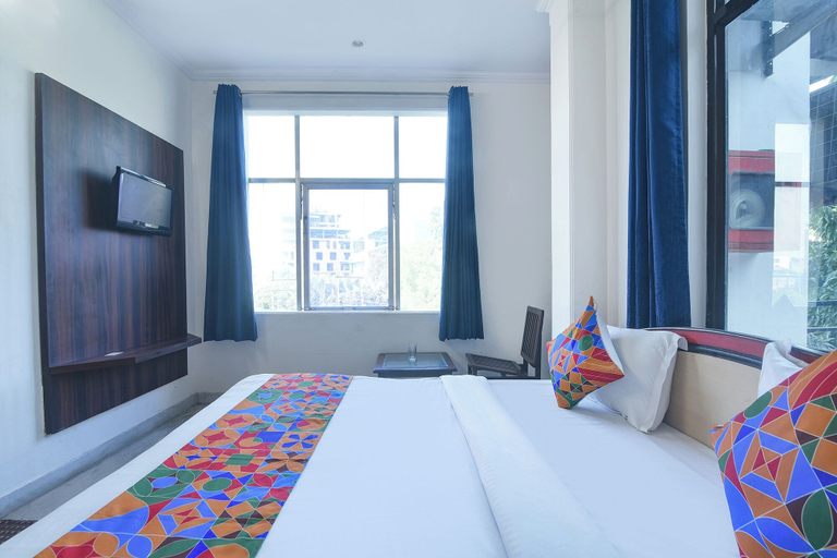 Room 5, Via Mansarovar Palace, Jaipur