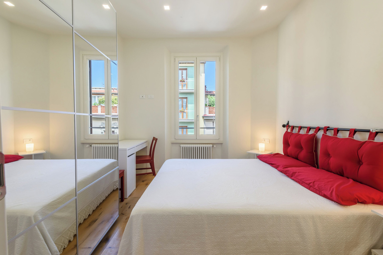 Bedroom 2, Orcagna by MMega, Florence
