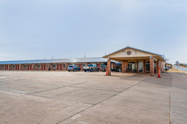 Exterior & Views 2, Stamford Inn, Haskell
