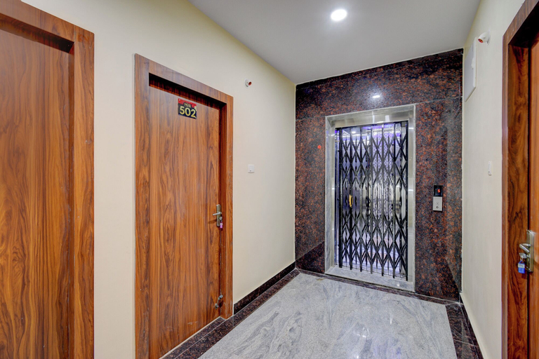 Lobby 4, Fabhotel Dharani Grand Madhapur, Hyderabad