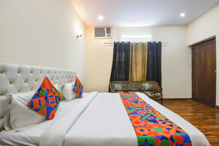 Room 5, Fabhotel Badal Inn, Delhi