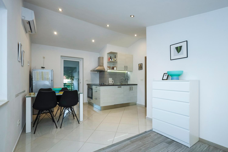 Others 4, Apartmani Dalmacija - Modern Apartments 2 Min to Beach & Parking, Seget