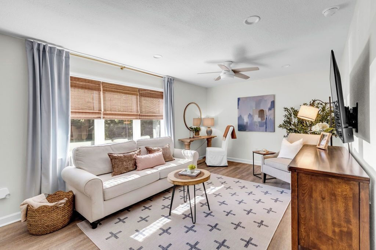 Living area 3, Porter Condos, Jackson