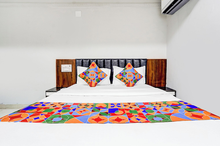 Room 5, Fabhotel Anjani, Ahmadabad