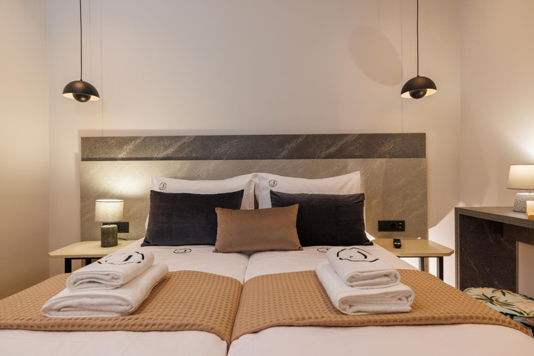 Others 5, Jolly Suites, Crete