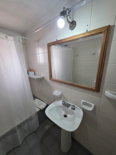 Bathroom 3, Posada de la Plaza, San Antonio de Areco