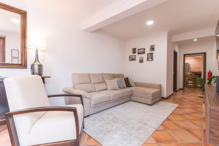 Shared lounge/TV area 5, Stero House by Atlantic Holiday, Machico