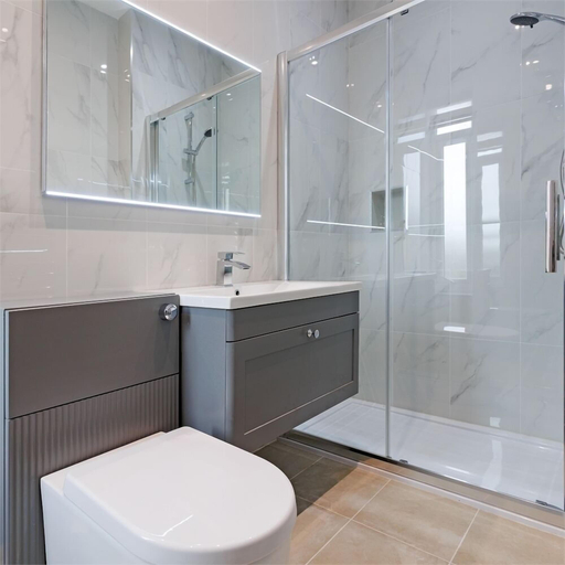 Bathroom 5, Savoy 5, South Ayrshire
