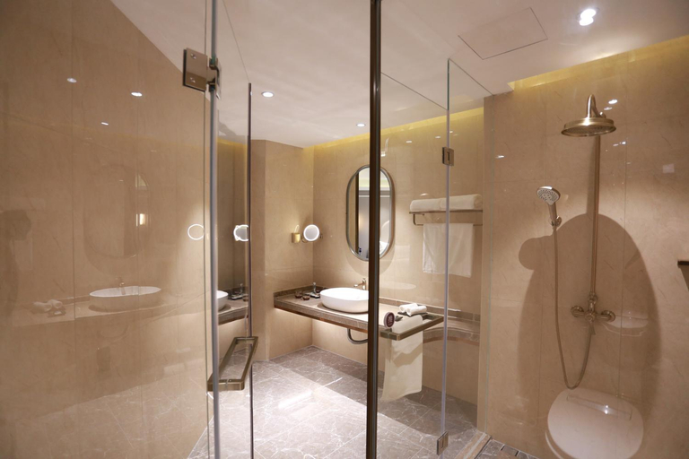 Bathroom 2, Mercure Wuhan Yangluo, Wuhan