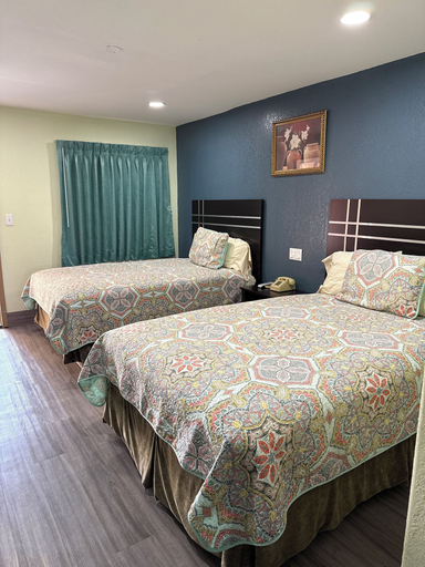 Bedroom 4, Budget Inn, Lavaca