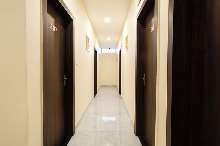 Lobby 4, Fabhotel Capital Inn, Indore