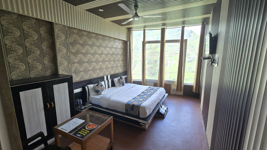 Bedroom 2, Sleeping Beauty Hotel Mountain View Property, Chamoli