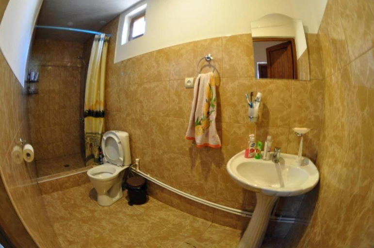 Bathroom 5, Saro B&B and Extreme Safari Tours