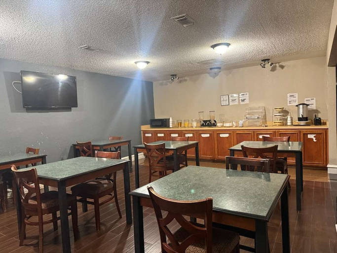 Food & Drinks 5, Homegate Studios & Suites San Antonio Medical Center I-10, Bexar