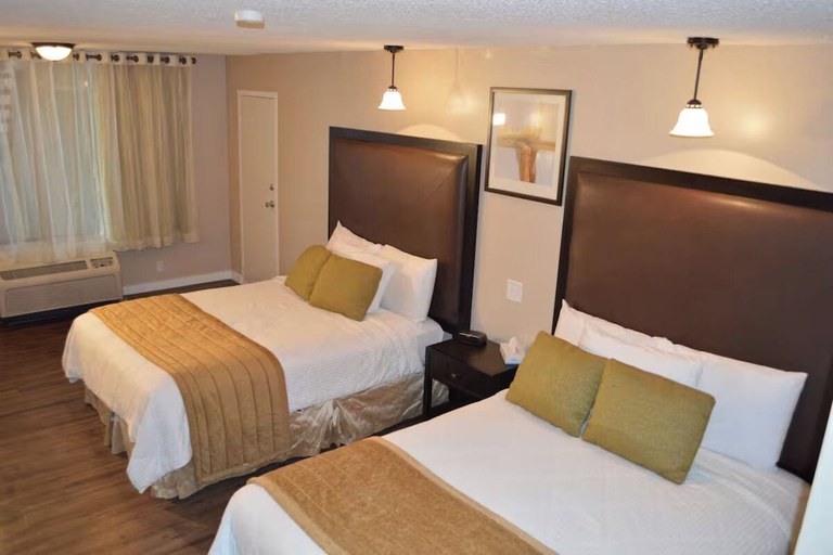 Room 4, Home Away Inn Laramie, Albany