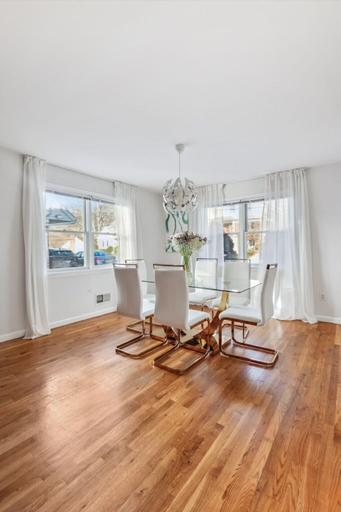 Dining 2, Luxury NYC Home Game Room Free Parking, Westchester