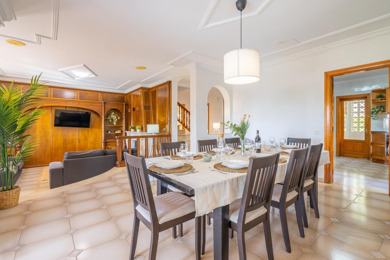 Others 5, Villa Tossals, Baleares