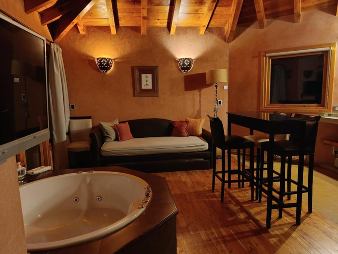 Bedroom 3, Lirolay Suites - Apart Hotel, Bariloche