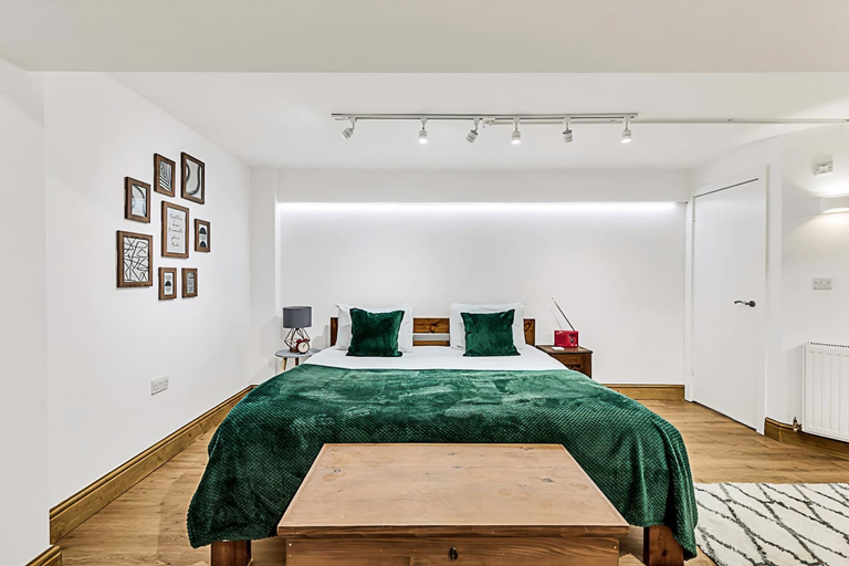 Bedroom 3, Modern Comfort Two Bedroom Gem on the Rye, London