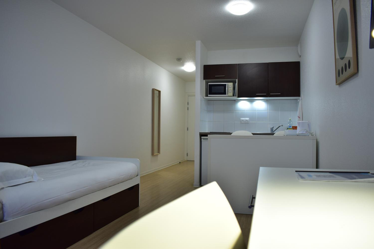 Bedroom 5, Apparteo Strasbourg, Bas-Rhin