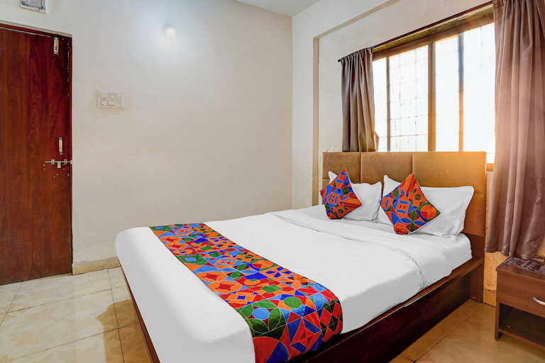 Room 3, Via RK Exclusive, Pune