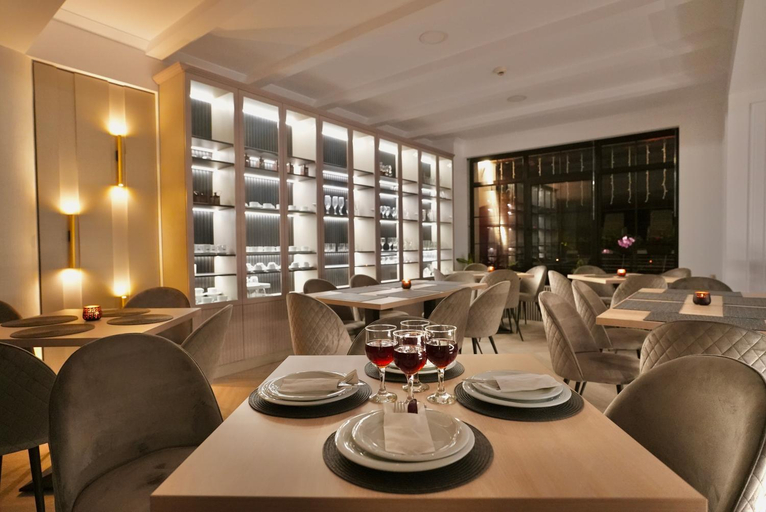 Food & Drinks 4, Infinity Villa, Predeal
